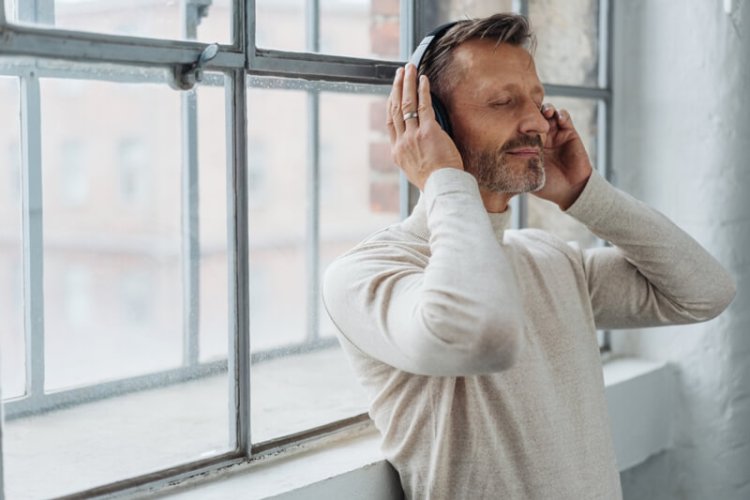 noise-cancelling headphones